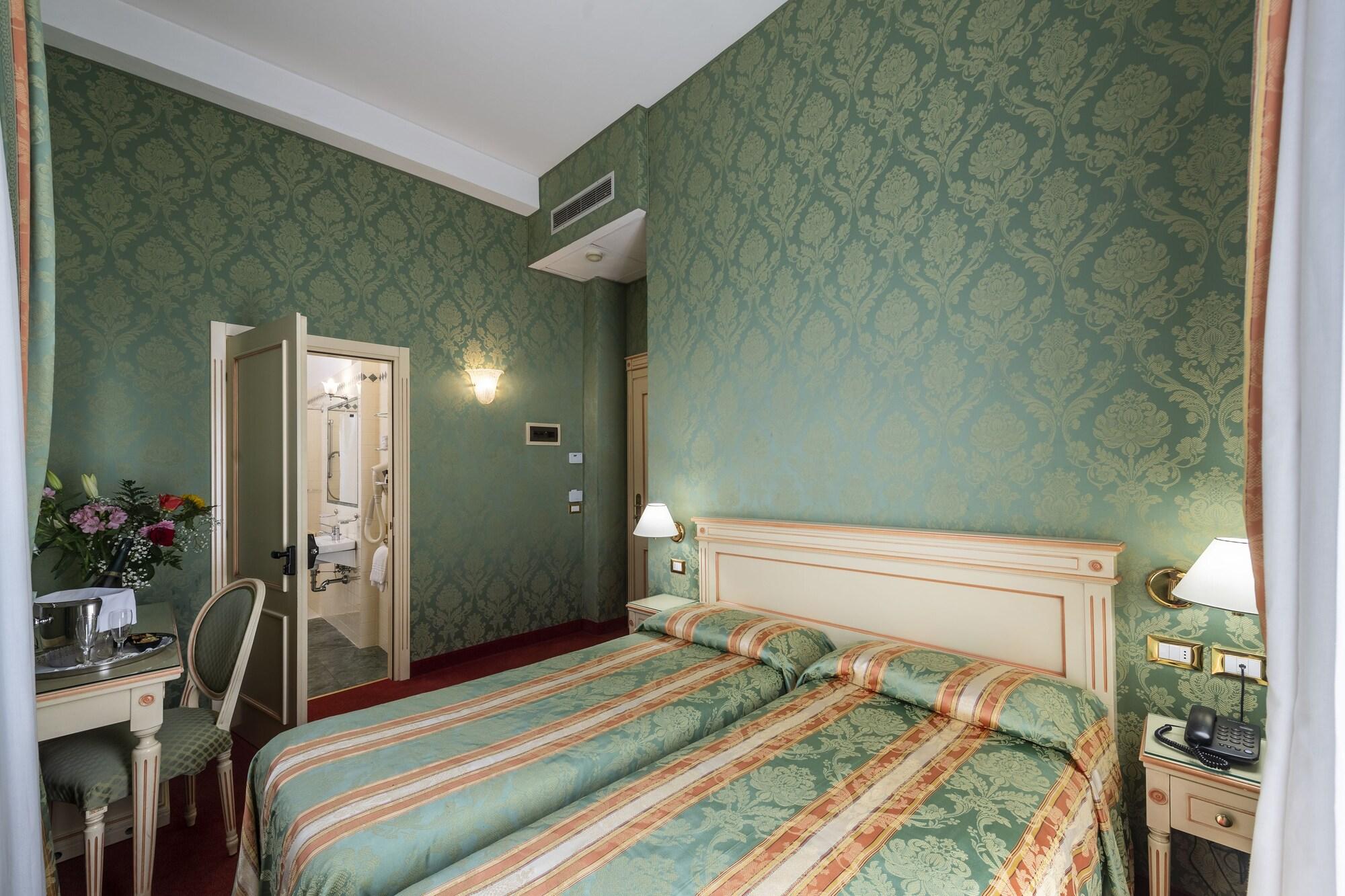 Hotel Villa Delle Palme Venetië-Lido Buitenkant foto