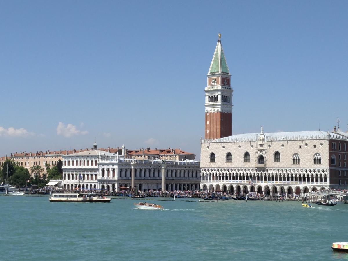 Hotel Villa Delle Palme Venetië-Lido Buitenkant foto